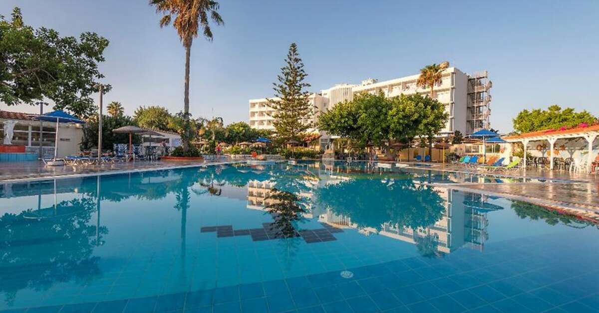 Een foto van het zwembad bij Atlantis Hotel