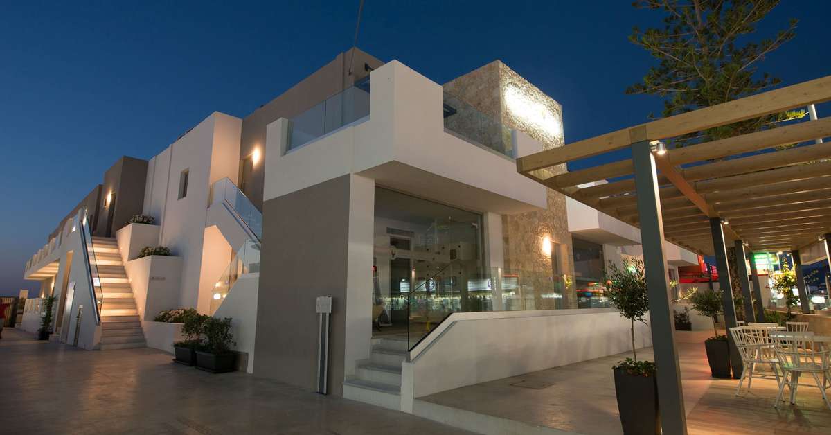 Een foto van de buitenkant van Hotel Cactus Bay