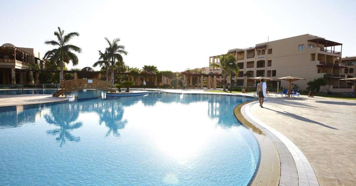 Een foto van het zwembad bij Robinson Club Soma Bay