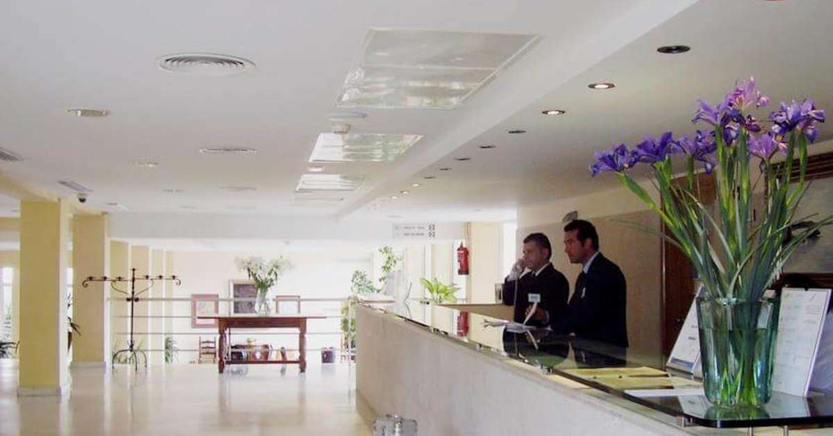 Een foto van het interieur van Hotel Na Forana