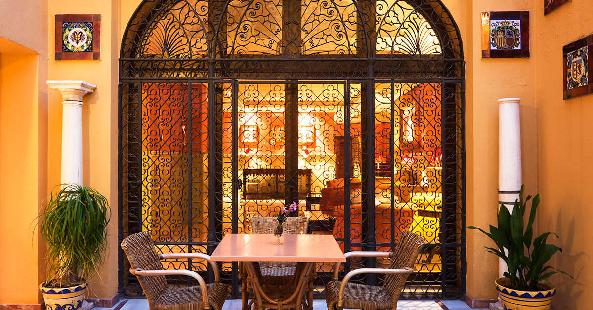 Een foto van het terras bij H10 Corregidor Boutique Hotel