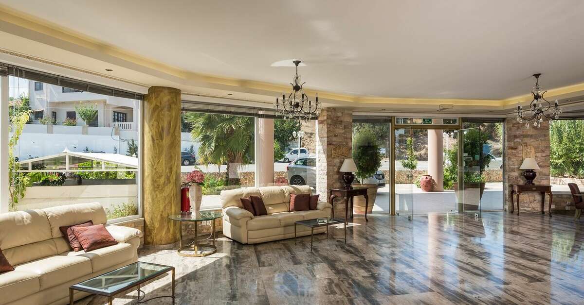 Een foto van het interieur van Dore Hotel