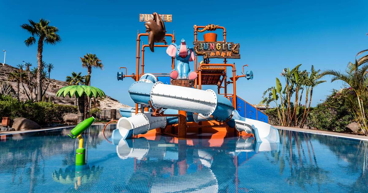 Een foto van het zwembad bij H10 Costa Adeje Palace