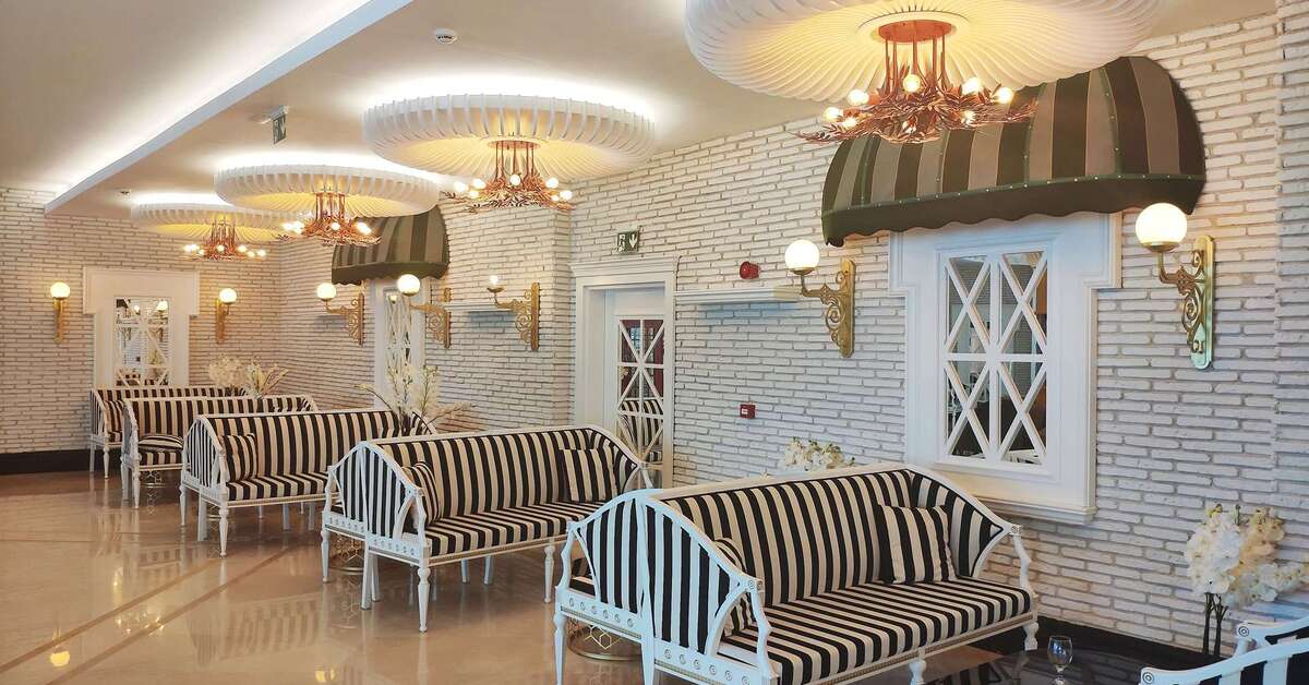 Een foto van het interieur van Granada Luxury Beach