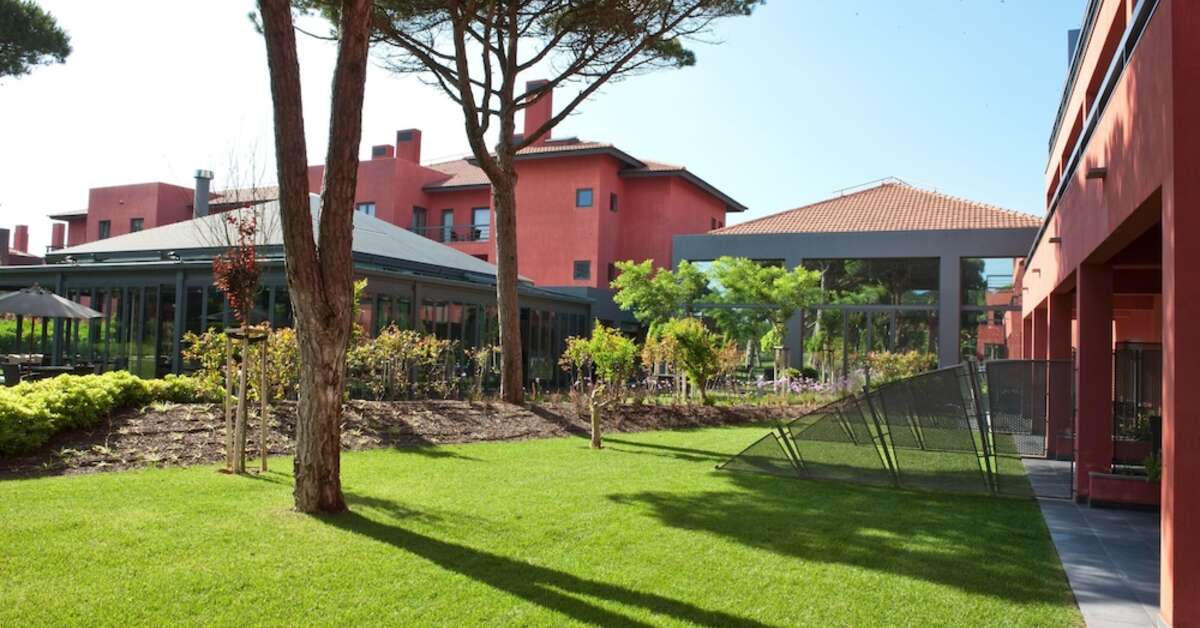 Een foto van de buitenkant van Sheraton Cascais Resort