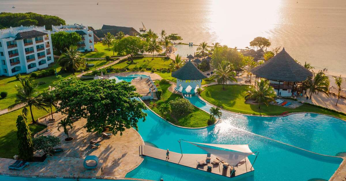 Ein Foto vom Pool im Royal Zanzibar Beach Resort