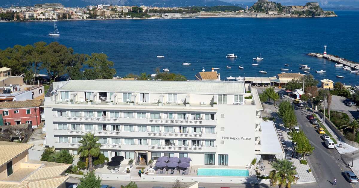 Een foto van de buitenkant van Mon Repos Palace Hotel