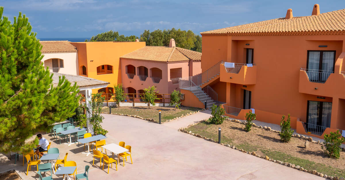Een foto van Red Sun Village