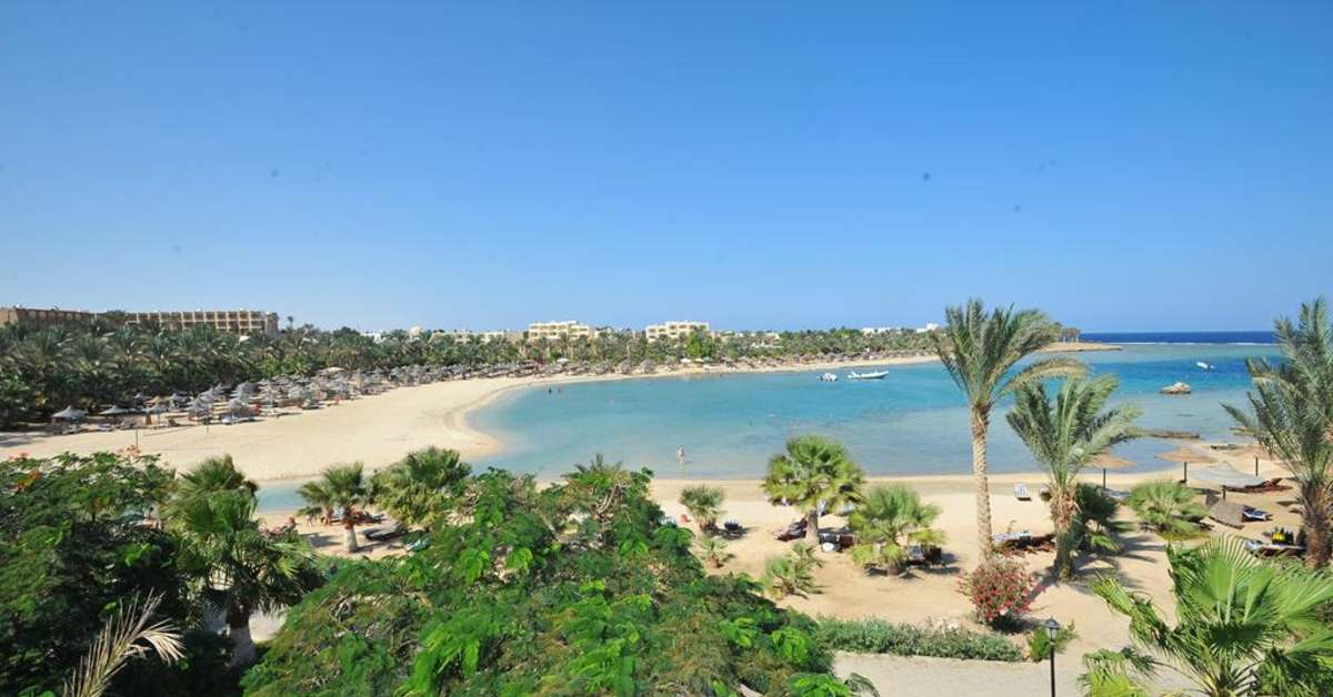 Een foto van het strand bij Royal Brayka Resort