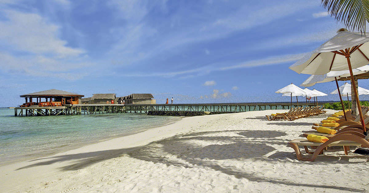 Een foto van het strand bij Centara Ras Fushi Resort & Spa Maldives