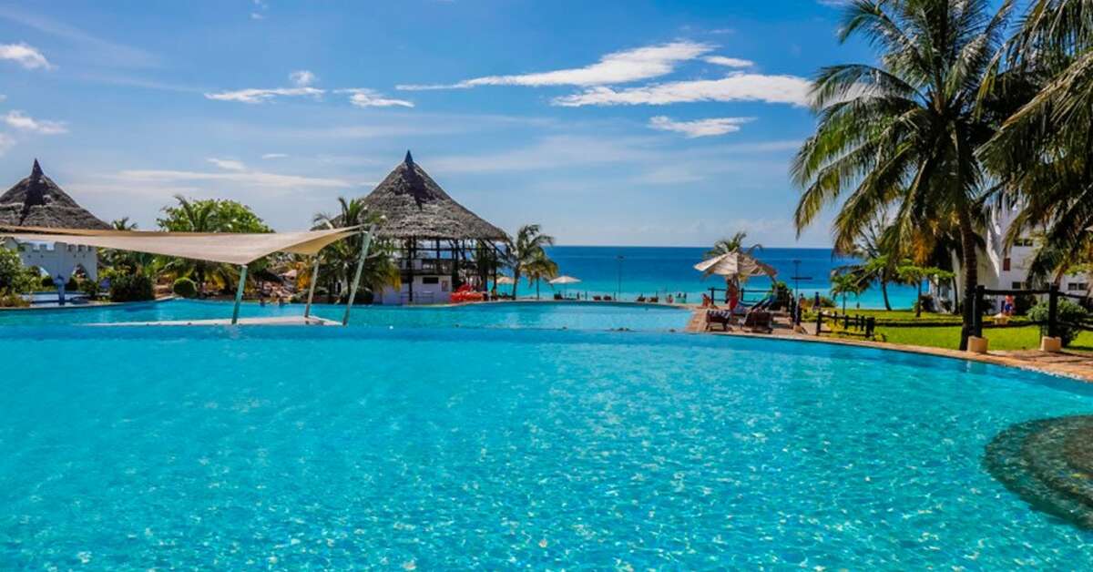 Een foto van het zwembad bij Royal Zanzibar Beach Resort