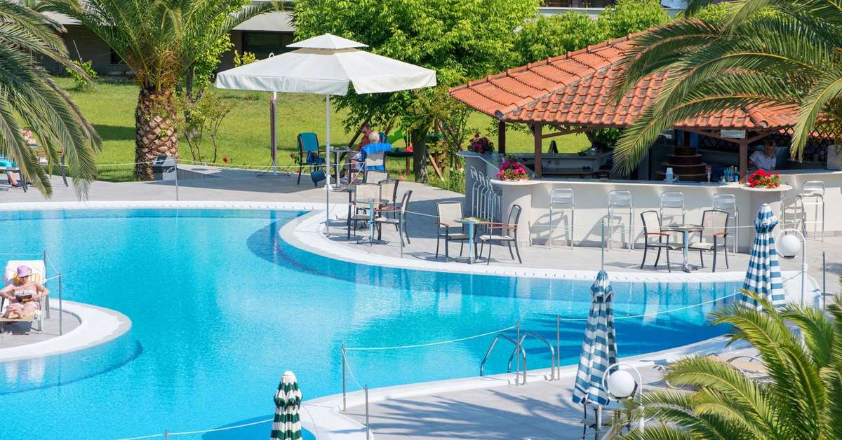Een foto van het zwembad bij Aethria Hotel