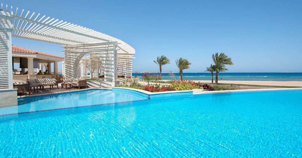 Een foto van het zwembad bij Baron Palace Resort
