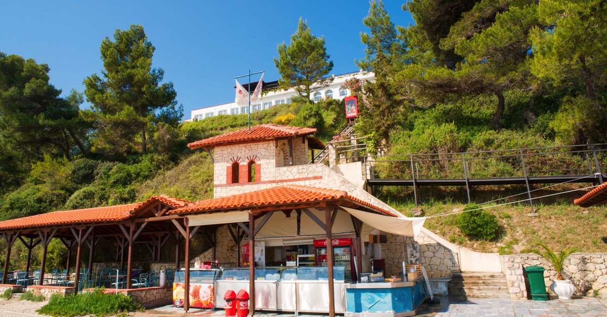 Een foto van het strand bij Alexander The Great Beach Hotel