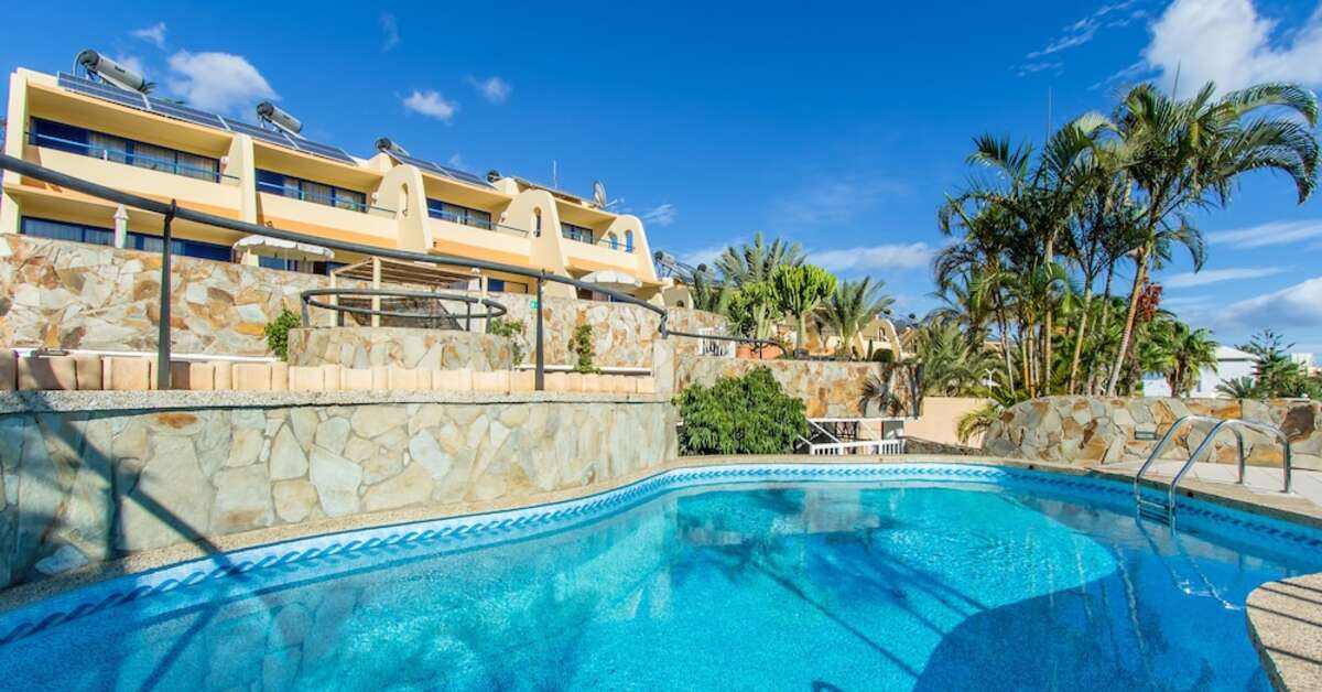 Ein Foto vom Pool im Apartments Livvo Garden & Sea Boutique Lodging
