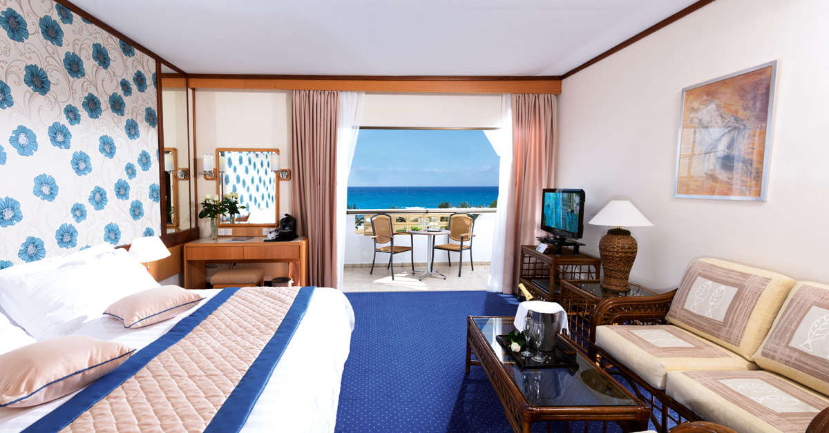 Een foto van Constantinou Bros Athena Royal Beach Hotel