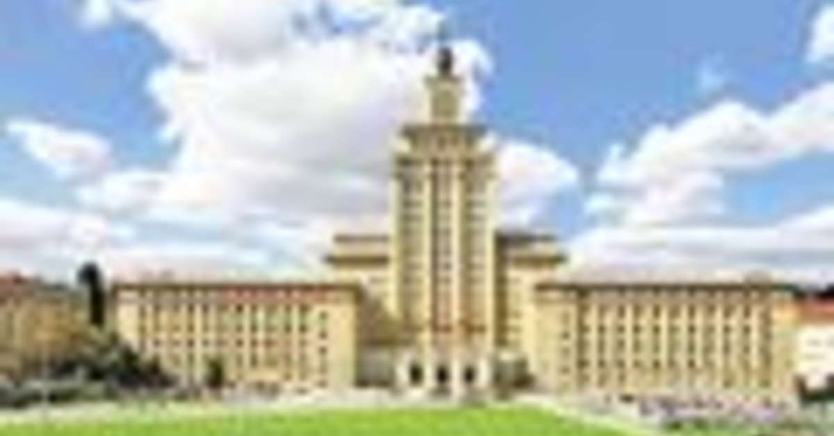 Een foto van de buitenkant van Grand Hotel International Prague