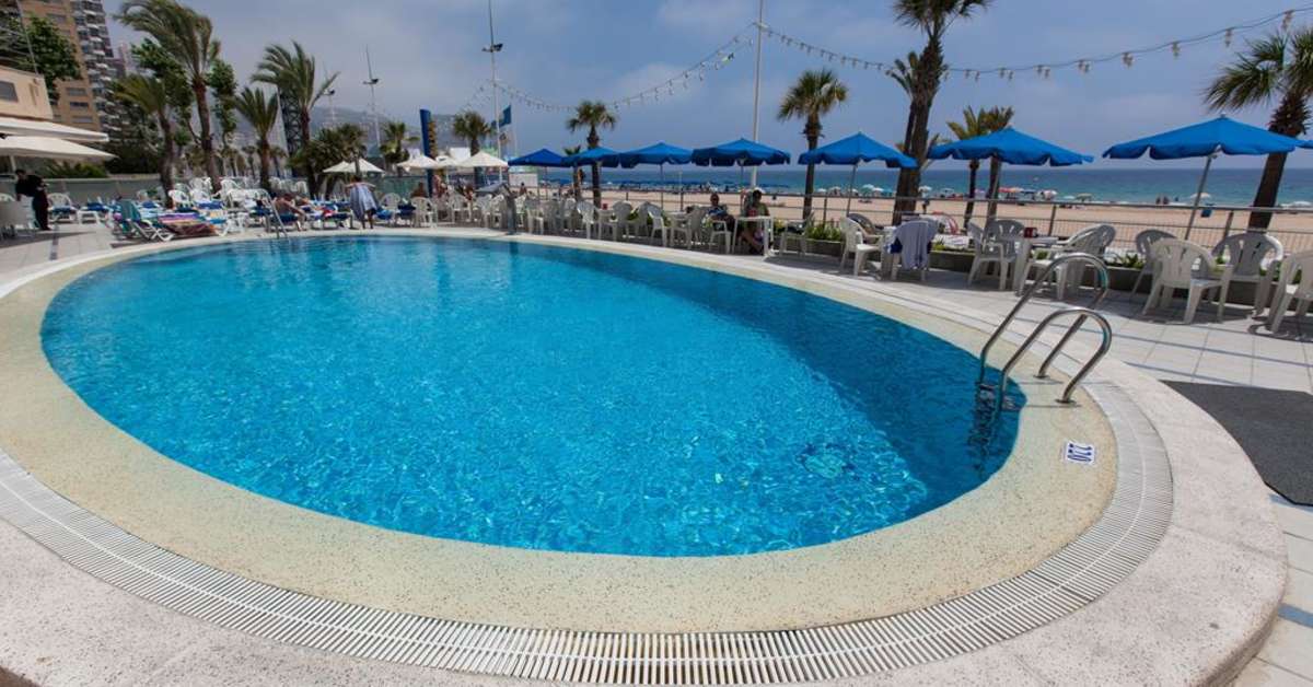 Een foto van het zwembad bij Hotel Cimbel