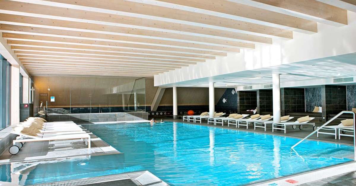Een foto van het zwembad bij Falkensteiner Hotel Sonnenalpe