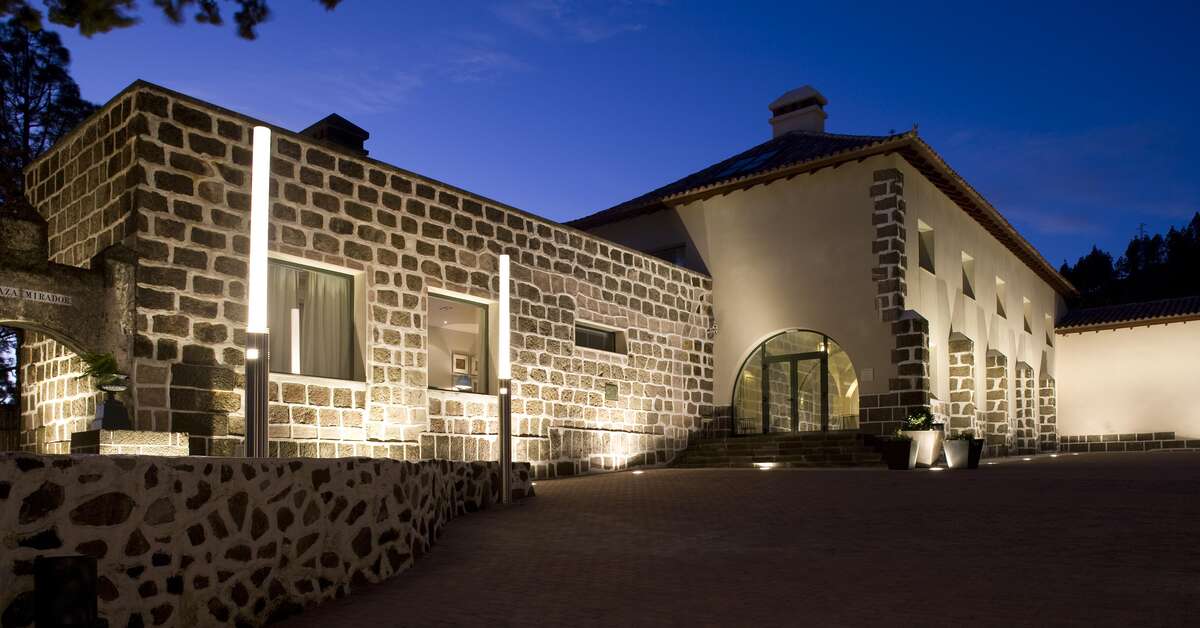 Een foto van de buitenkant van Hotel Parador Cruz de Tejeda