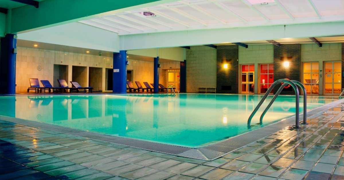 Een foto van het zwembad bij Golden Tulip Caramulo Hotel & Spa