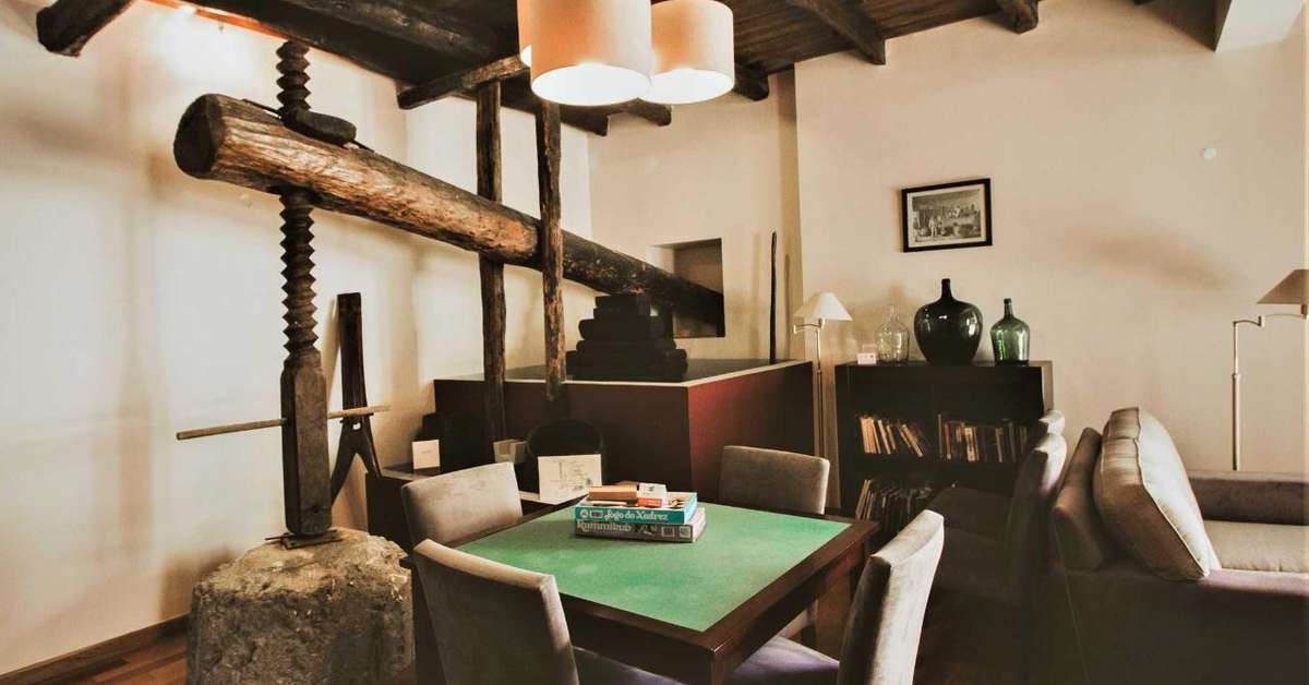 Een foto van het interieur van Solar da Bica