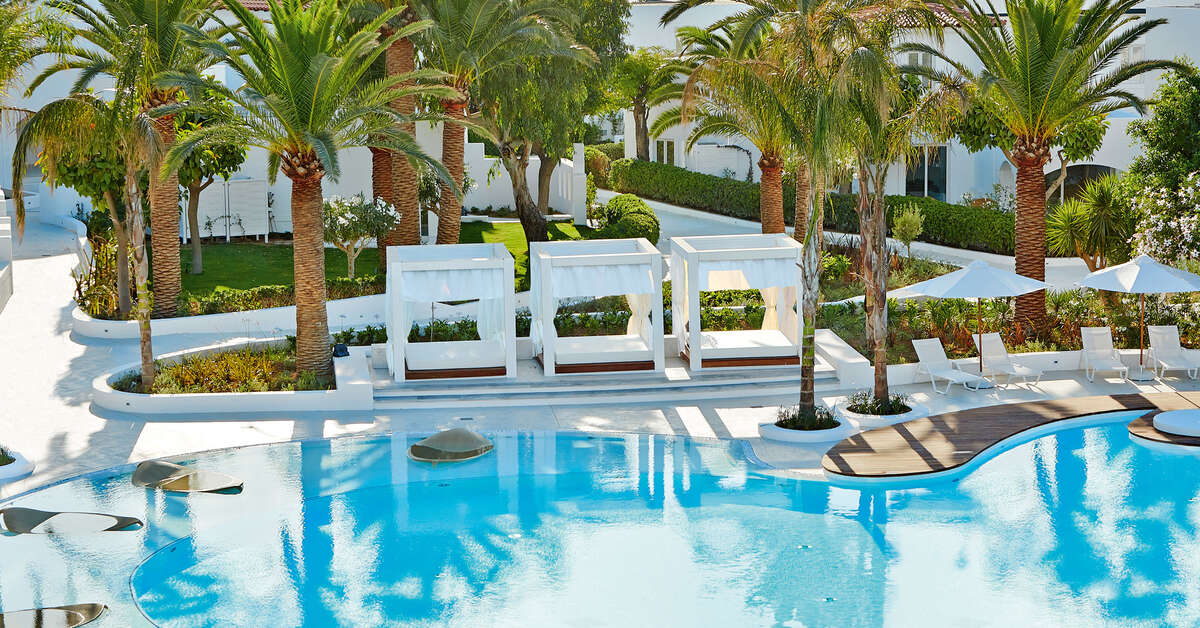 Een foto van het zwembad bij Grecotel Caramel Boutique Resort