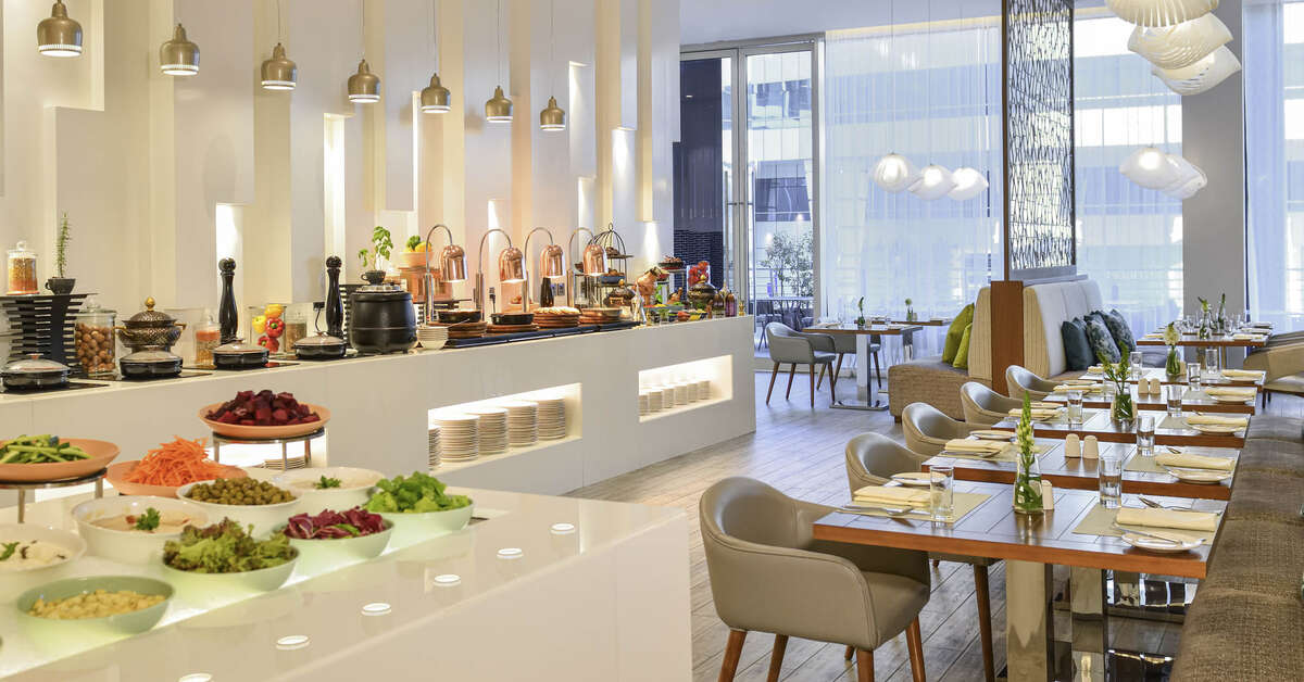 Ein Foto Grand Mercure Dubai City