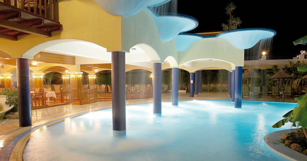 Een foto van het zwembad bij Atrium Palace Thalasso Spa Resort & Villas