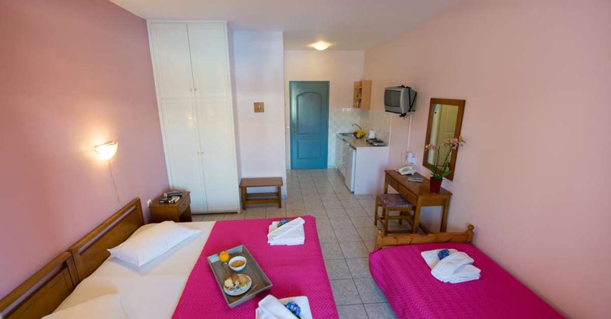 Een foto van Christina Studios