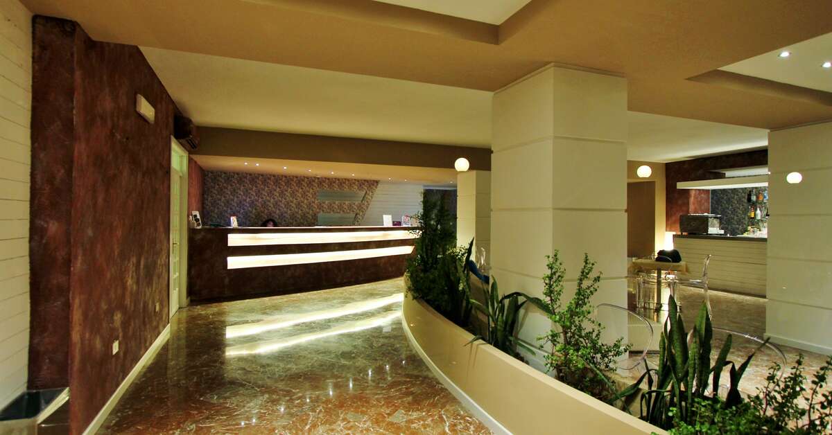 Een foto van het interieur van Hotel Baia Azzurra