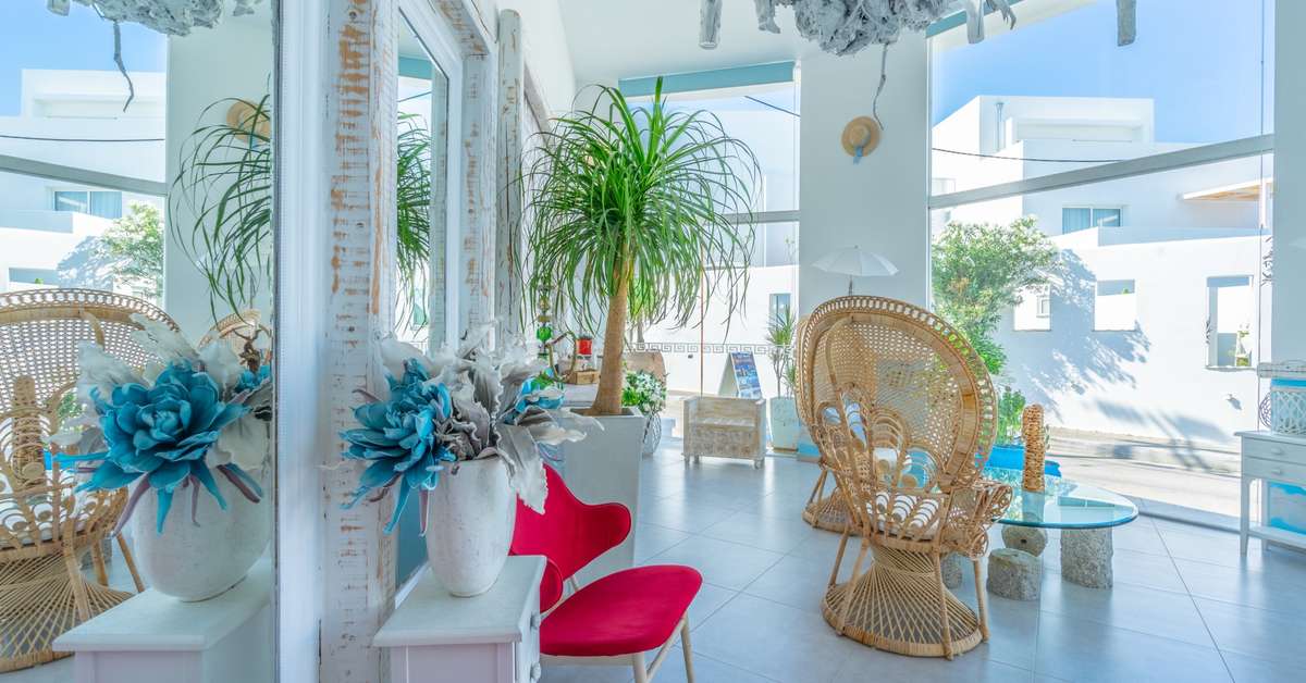 Een foto van het interieur van Kouros Home