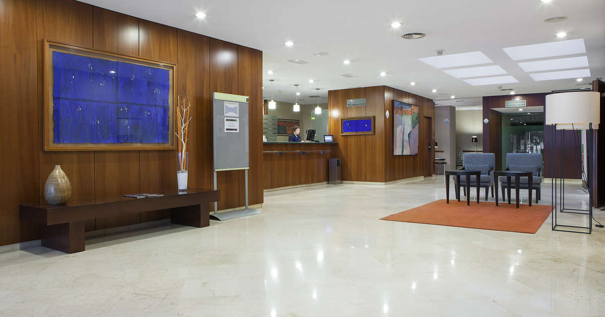 Een foto van het interieur van NH Ciudad de Valencia