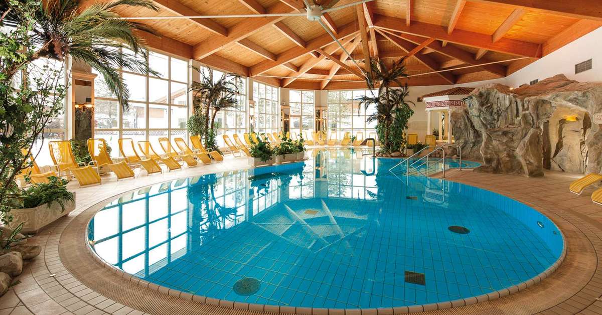 Een foto van het zwembad bij Lisi Family Hotel