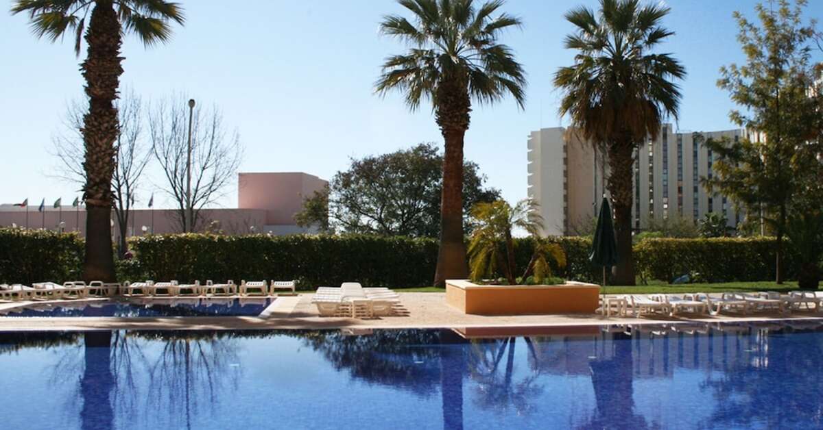 Een foto van het zwembad bij Portobelo Vilamoura - Marina & Beach Aparthotel