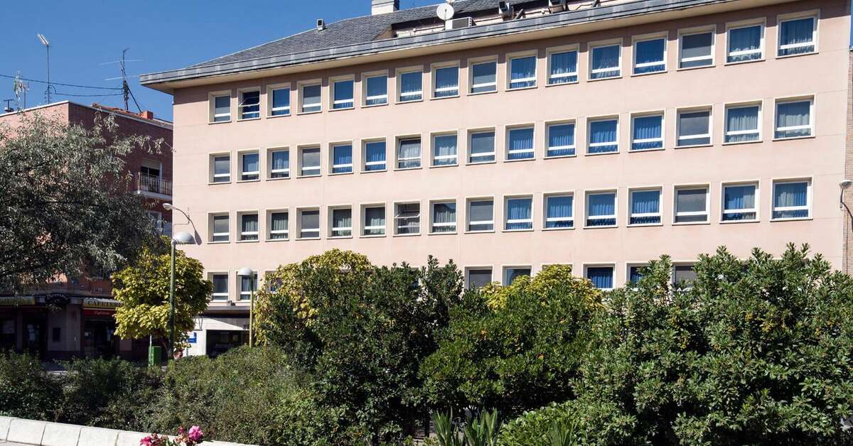 Een foto van de buitenkant van Hotel Infanta Mercedes