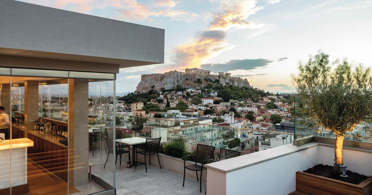 Ein Foto von der Terrasse im Electra Metropolis Hotel