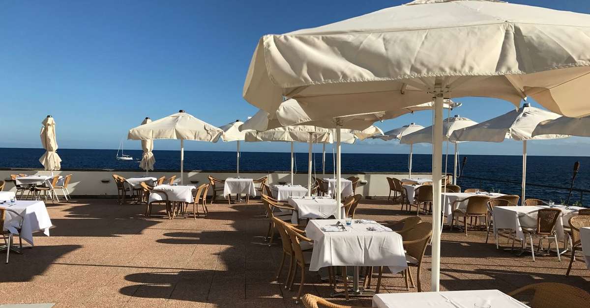 Een foto van het terras bij Quinta Da Penha de Franca & Penha de Franca Mar