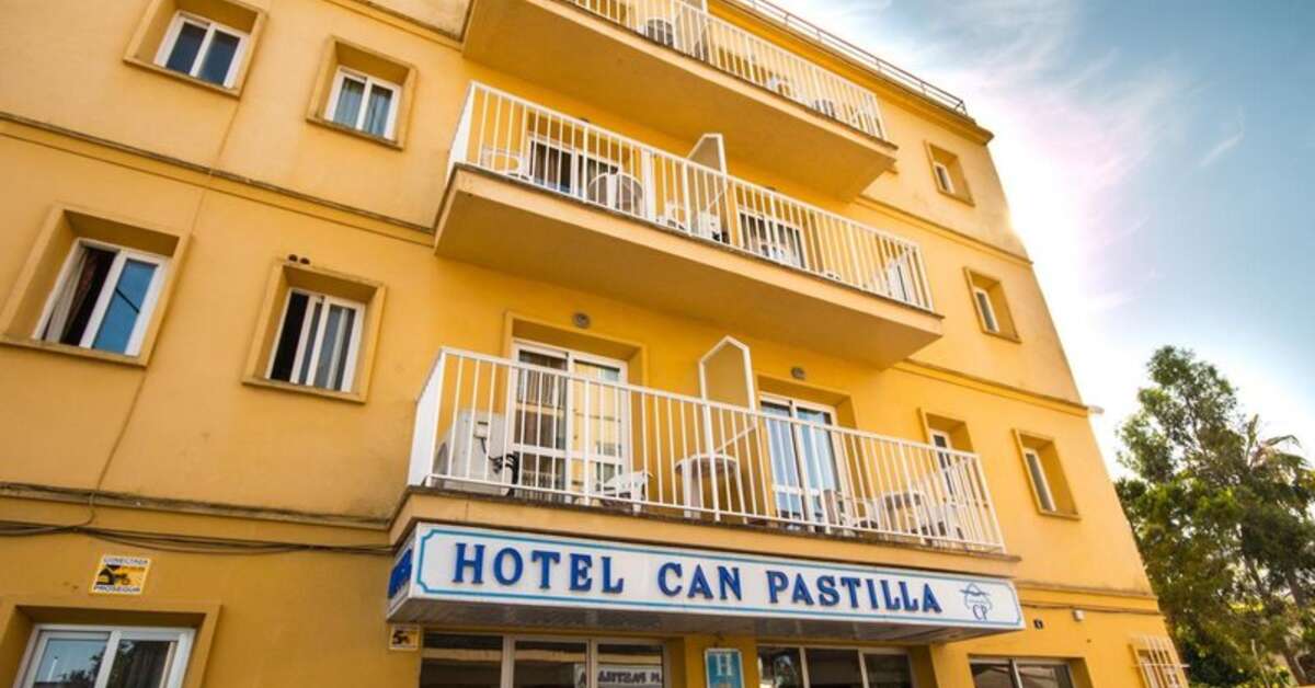 Een foto van de buitenkant van Hotel Amic Can Pastilla