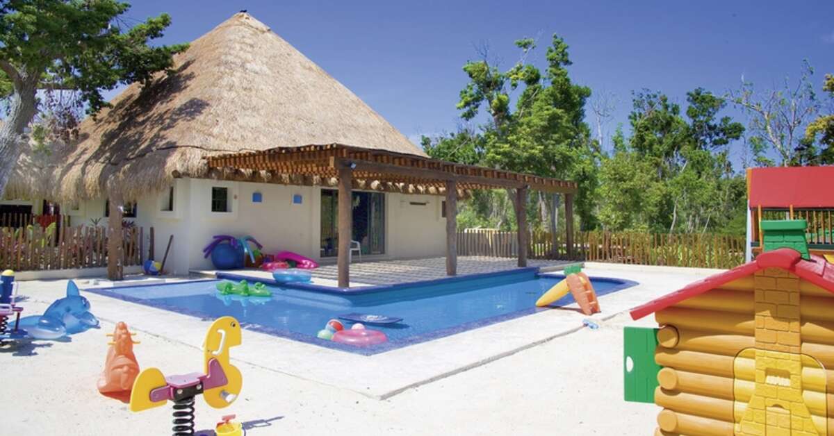 Een foto van het zwembad bij Occidental at Xcaret Destination
