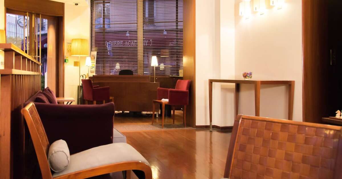 Een foto van het interieur van Hotel Quartier Latin