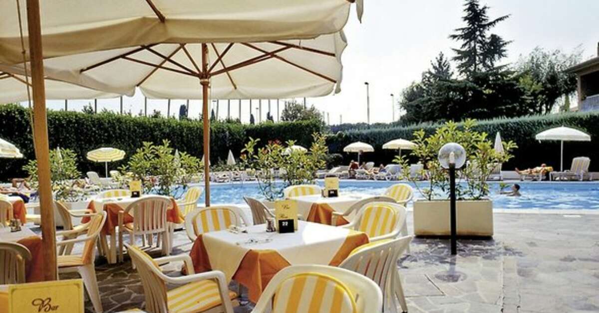 Een foto van het zwembad bij Hotel Du Parc