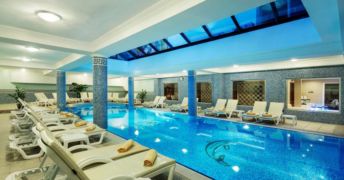 Een foto van het zwembad bij Galeri Resort Hotel