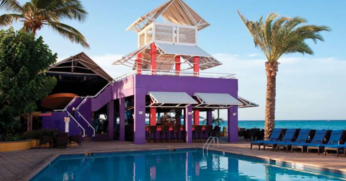 Een foto van het zwembad bij Divi Village Golf & Beach Resort