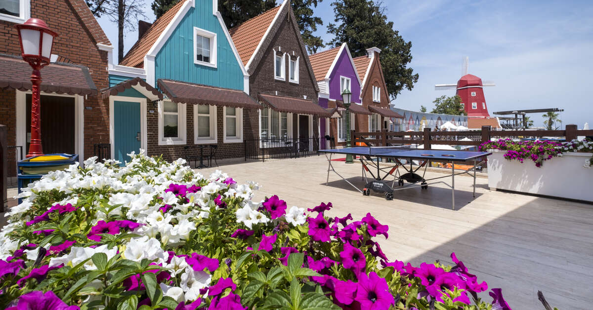 Een foto van de buitenkant van Orange County Kemer Resort Hotel