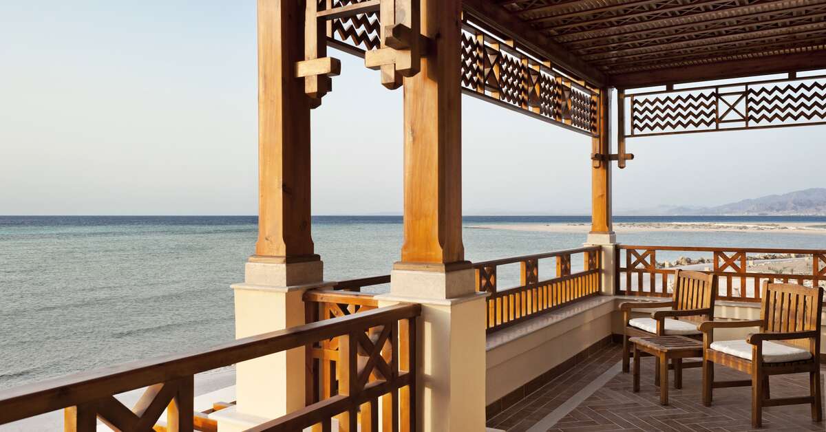 Ein Foto von der Terrasse im Sheraton Soma Bay Resort
