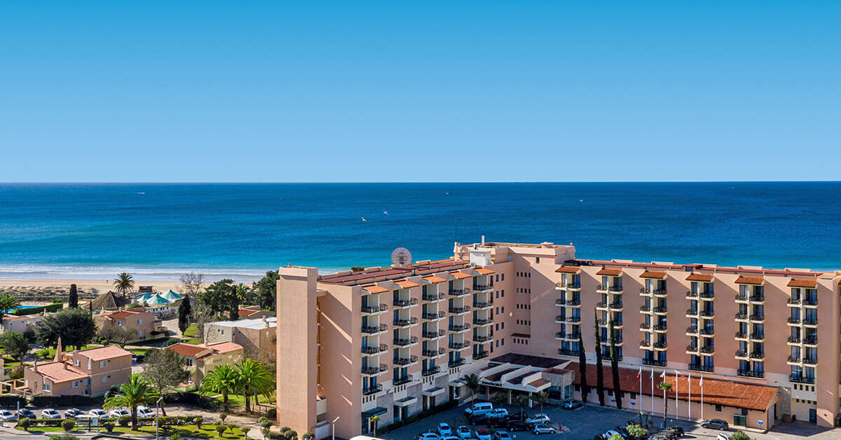 Ein Foto von der Außenansicht des Pestana Dom Joao II