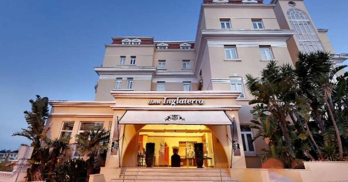 Een foto van de buitenkant van Hotel Inglaterra