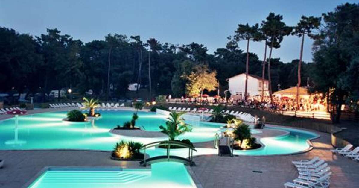 Een foto van het zwembad bij Yukadi Village Le Logis