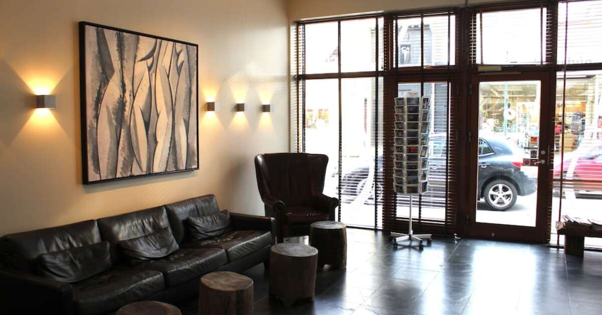 Een foto van het interieur van Hotel Fron